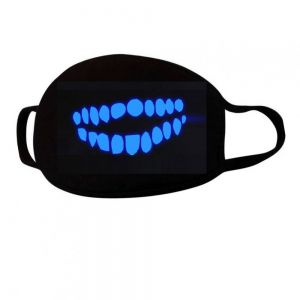 Светеща в тъмно маска със светло сини зъби